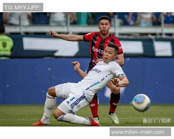 克鲁塞罗门将卡西奥遭队友膝盖撞击意外休克紧急被换下